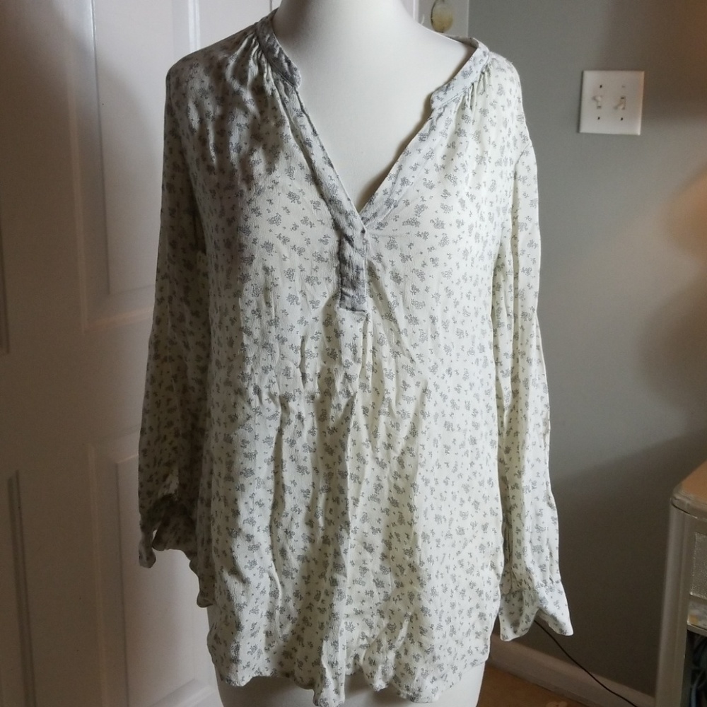 Mama maternity long sleeved flowery blouse